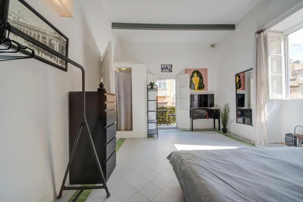 Traditional Maltese Town House In Floriana Екстериор снимка