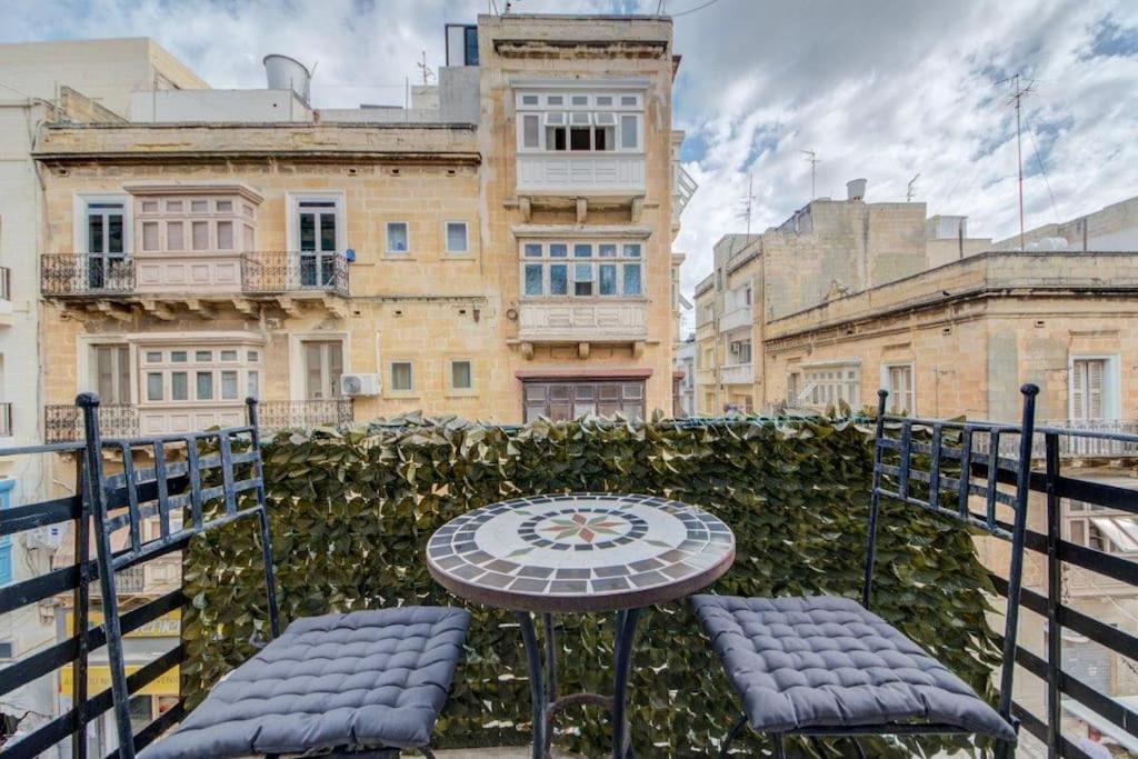 Traditional Maltese Town House In Floriana Екстериор снимка